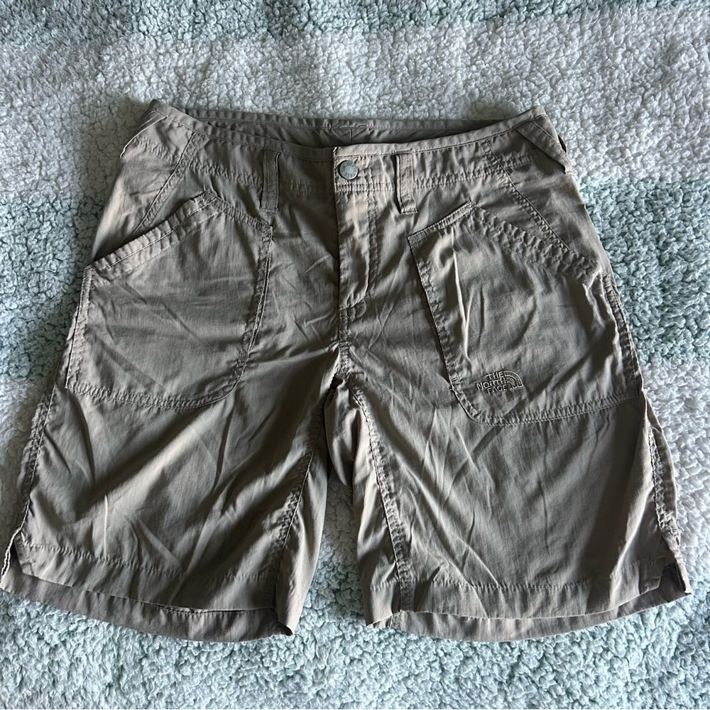North Face Light Weight Khaki Shorts